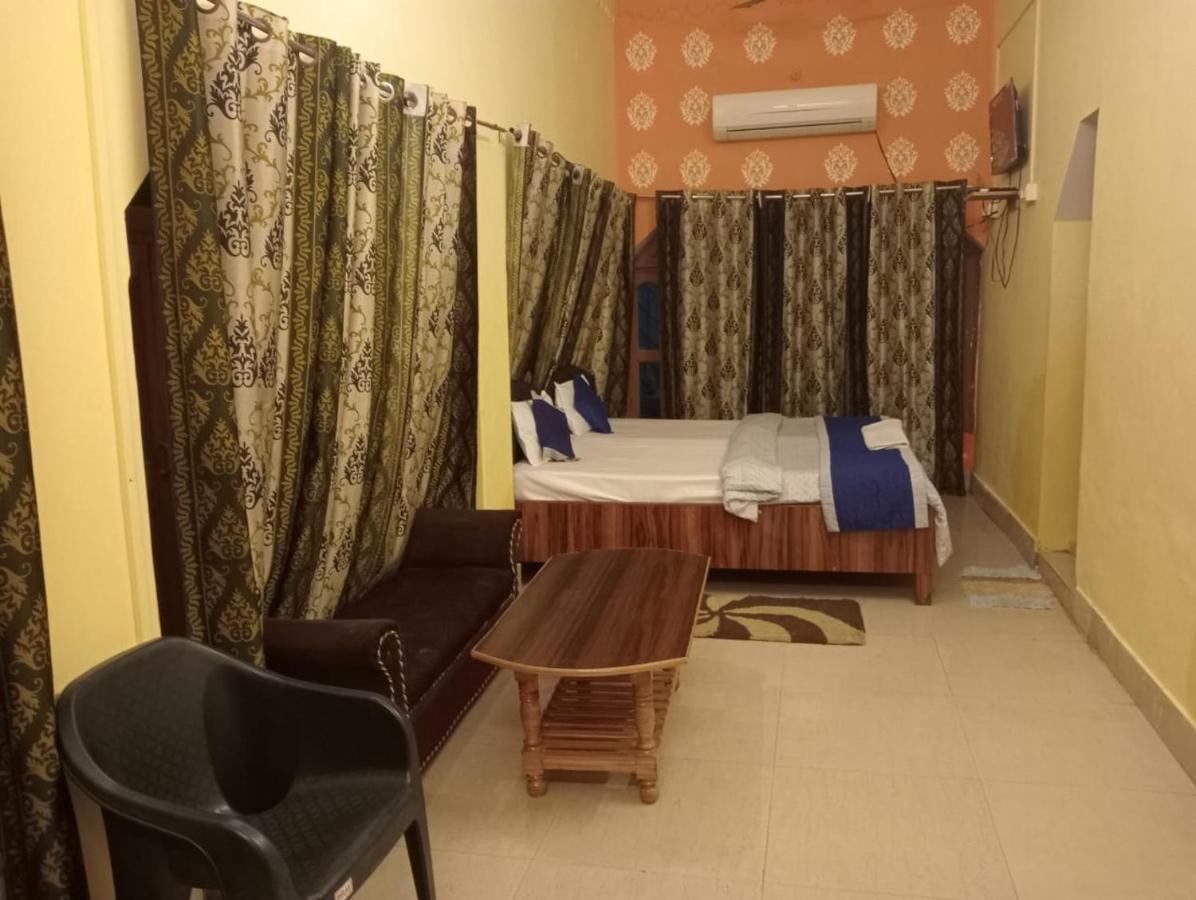 Gangotri Inn Варанаси Экстерьер фото